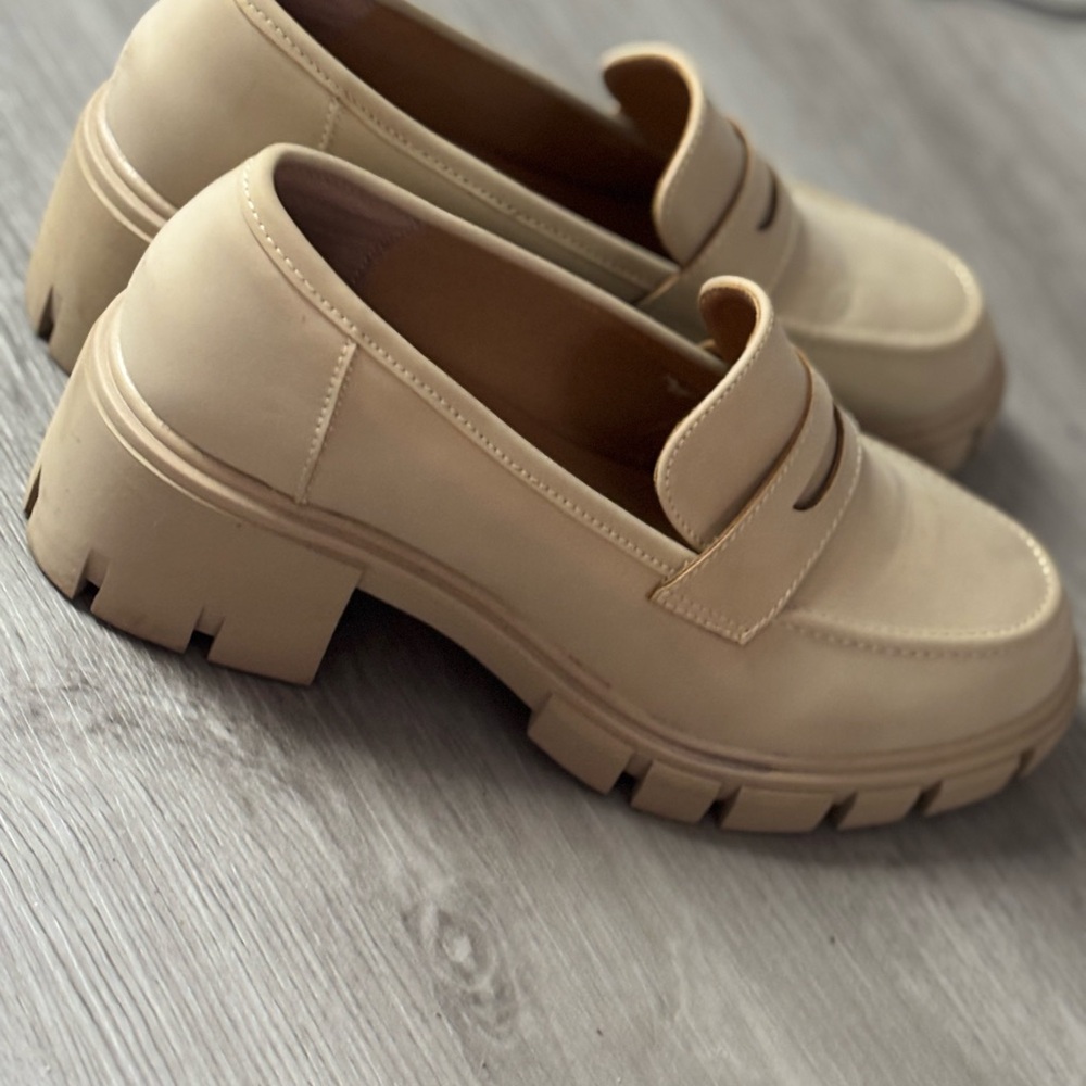 Sincerely Jules Beige Chunky Loafers